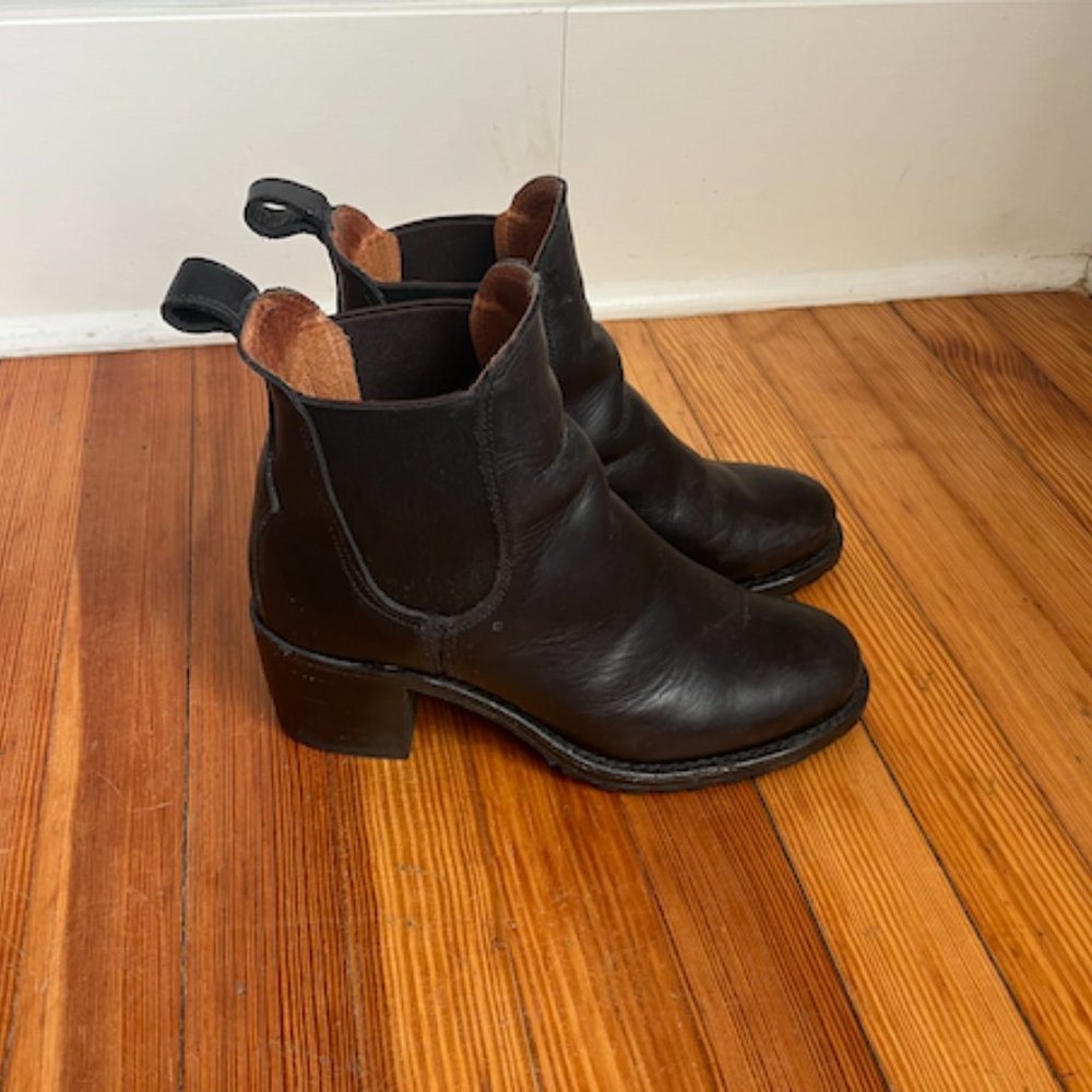 Frye Melissa Chelsea Boot - Women's 9